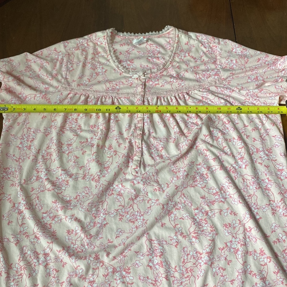 02:06 - 3/$25 Bundle Only PINK K floral night gown - Picture 10 of 15